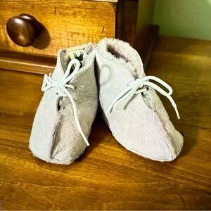 NEW Sheepskin company toddler genuine sheepskin booties slippers size 4